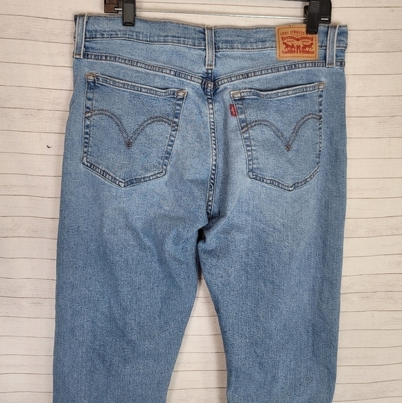 LEVI'S WEDGIE STRAIGHT FRAYED HEM BUTTON FRONT JEANS, SZ 32 - Picture 8 of 16
